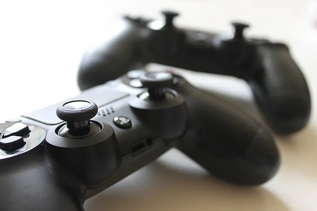Na co zwrócić uwagę wybierając joystick do komputera?
